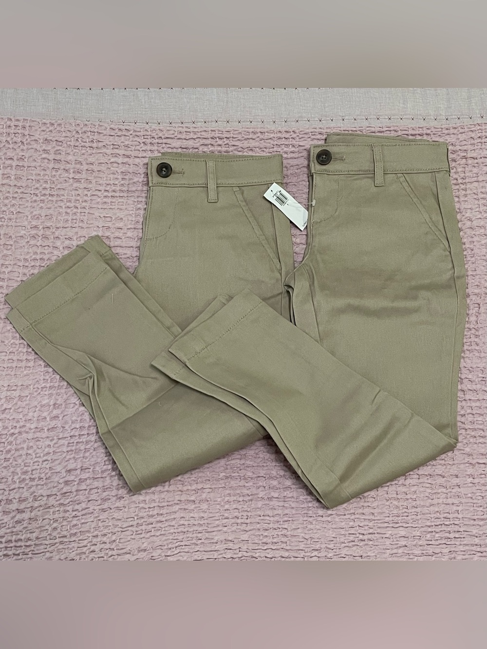 NWT Girls Old Navy Skinny Uniform Skinny Chino Khaki Size 7 Rolled Oat - 1 LEFT
